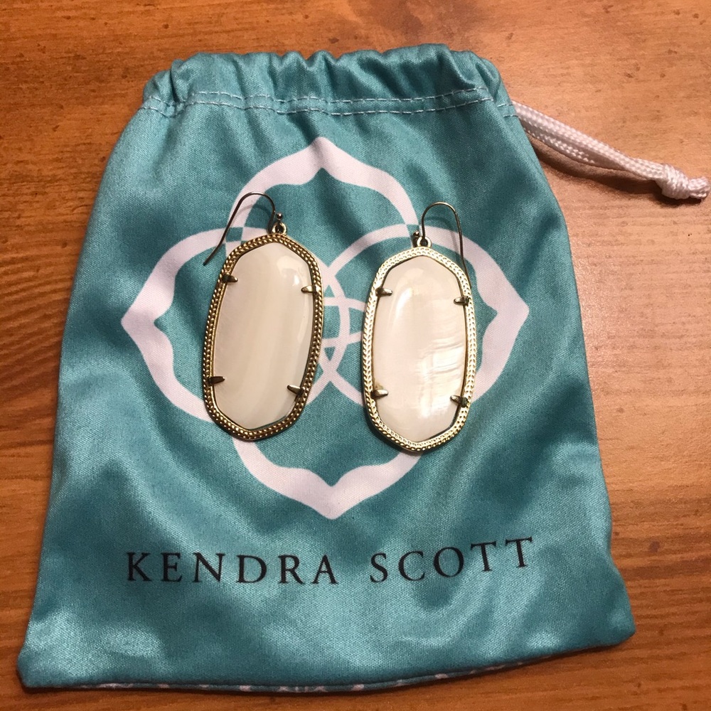 Kendra Scott Danielle Earrings in Ivory